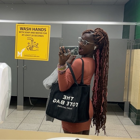 Meet your Posher, Tiki - Picture 2 of 5